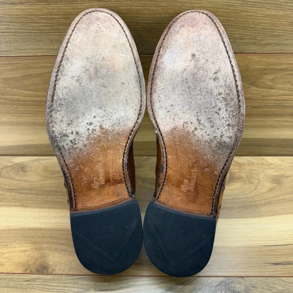 Allen Edmonds Strand Oxford Mens 9.5 E Walnut Leather Cap Toe Brogue Medallion
